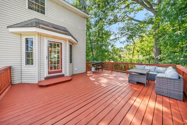 104 Kimball Rd, Amesbury, MA 01913