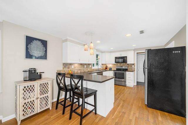 104 Kimball Rd, Amesbury, MA 01913