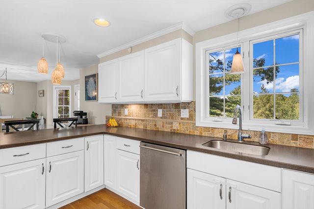 104 Kimball Rd, Amesbury, MA 01913
