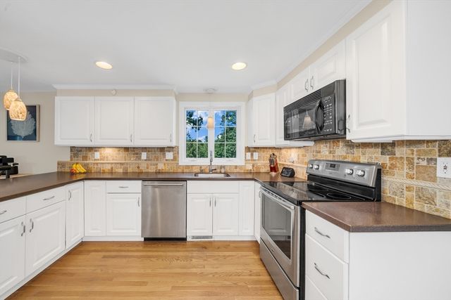104 Kimball Rd, Amesbury, MA 01913