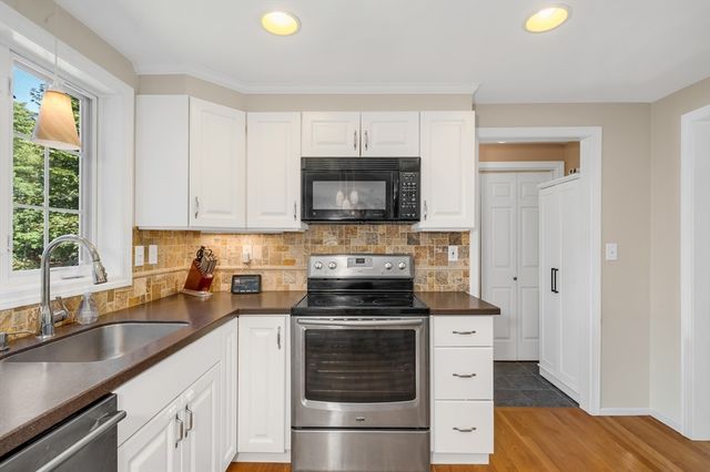 104 Kimball Rd, Amesbury, MA 01913