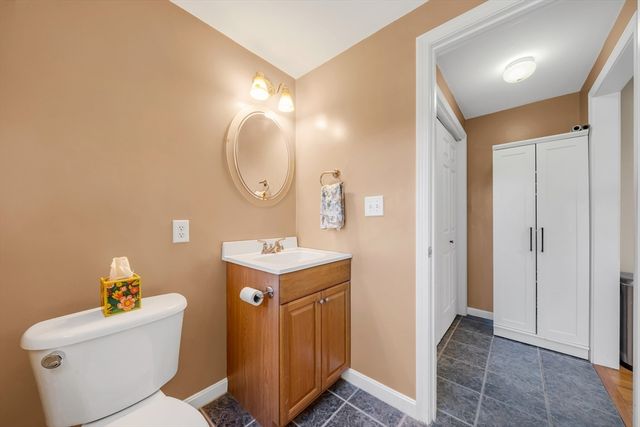 104 Kimball Rd, Amesbury, MA 01913
