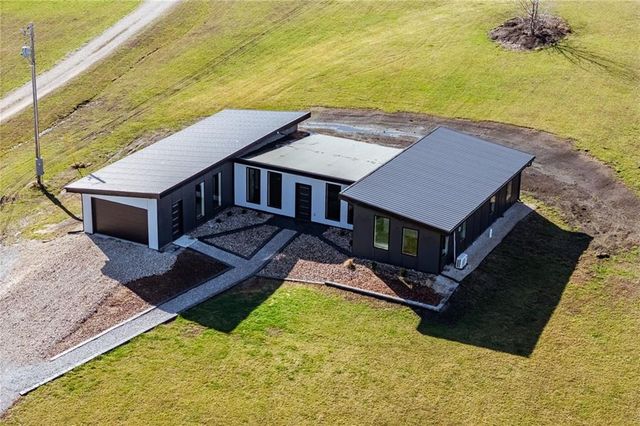 25915 E 267 Street, Harrisonville, MO 64701