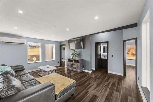 25915 E 267 Street, Harrisonville, MO 64701