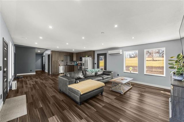 25915 E 267 Street, Harrisonville, MO 64701