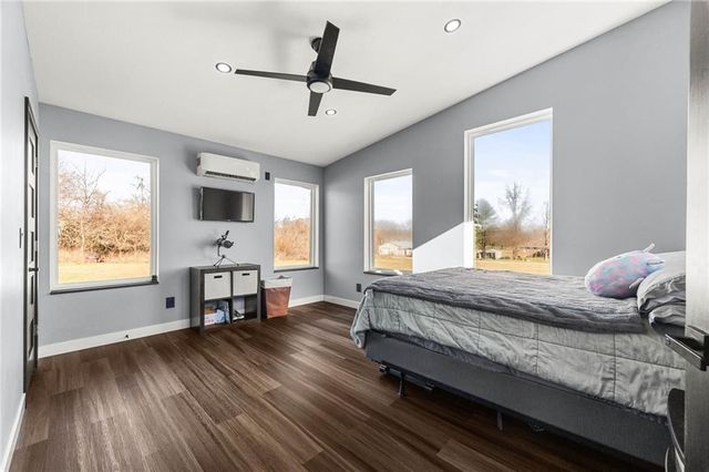 25915 E 267 Street, Harrisonville, MO 64701