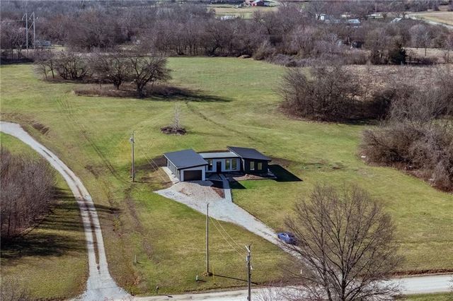 25915 E 267 Street, Harrisonville, MO 64701