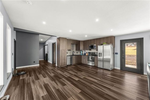 25915 E 267 Street, Harrisonville, MO 64701