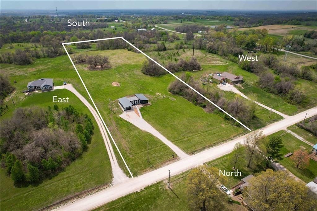 25915 E 267 Street, Harrisonville, MO 64701