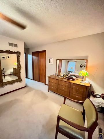 1227 Road J, Emporia, KS 66801