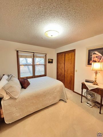 1227 Road J, Emporia, KS 66801