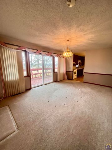 1227 Road J, Emporia, KS 66801