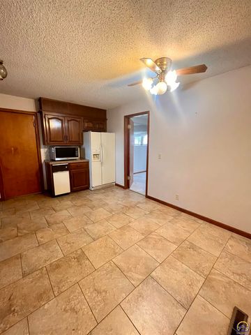 1227 Road J, Emporia, KS 66801