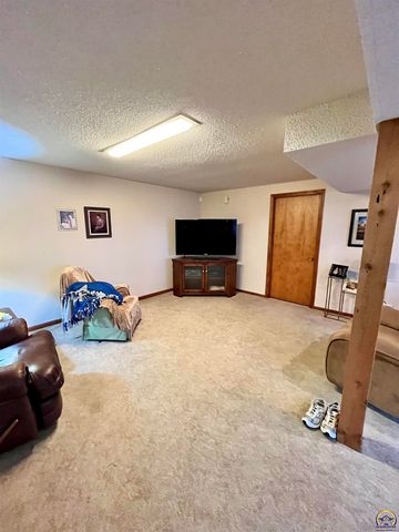 1227 Road J, Emporia, KS 66801