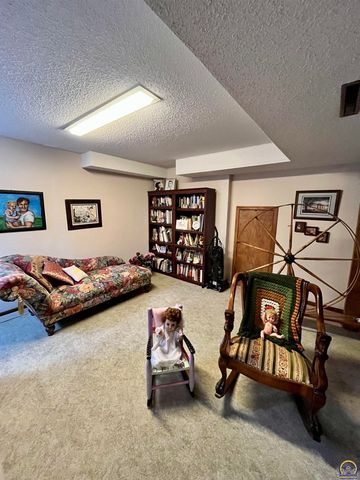 1227 Road J, Emporia, KS 66801