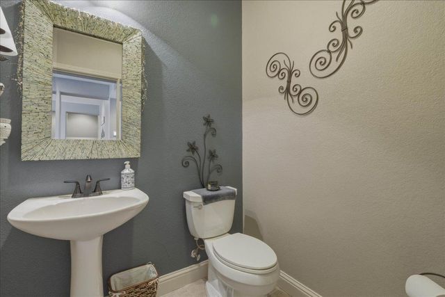 820 Kentfield Ct, Shingle Springs, CA 95682