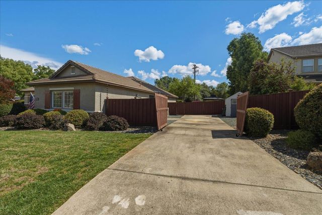 820 Kentfield Ct, Shingle Springs, CA 95682