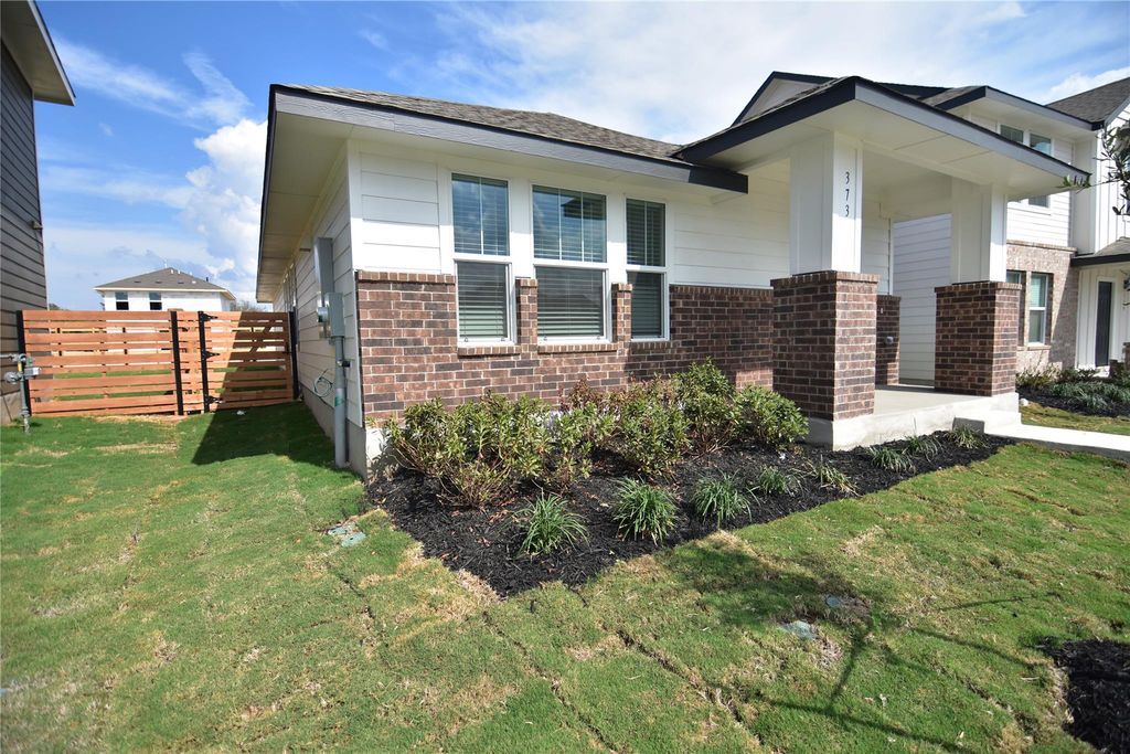 373 Keefer LN, Kyle, TX 78640