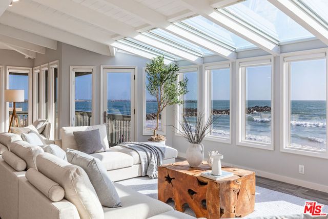 1448 Nathan Lane, Ventura, CA 93001