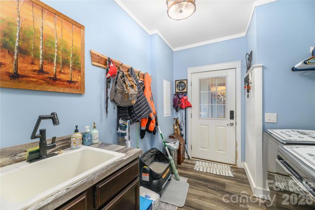 212 W Sunset Ridge Drive, Etowah, NC 28729