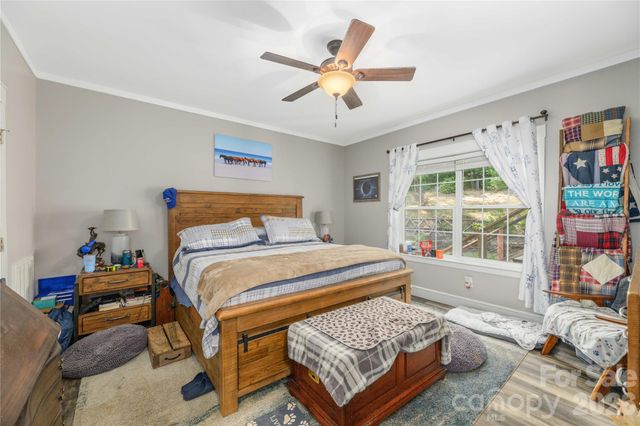212 W Sunset Ridge Drive, Etowah, NC 28729