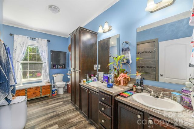 212 W Sunset Ridge Drive, Etowah, NC 28729
