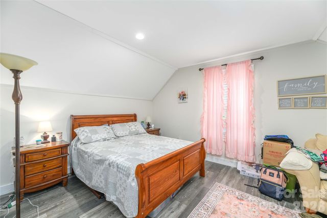 212 W Sunset Ridge Drive, Etowah, NC 28729