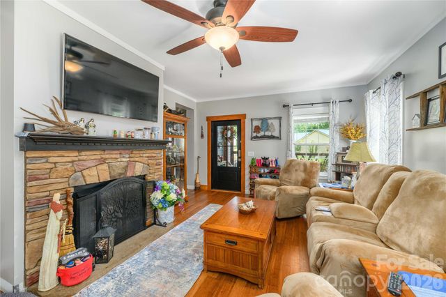 212 W Sunset Ridge Drive, Etowah, NC 28729