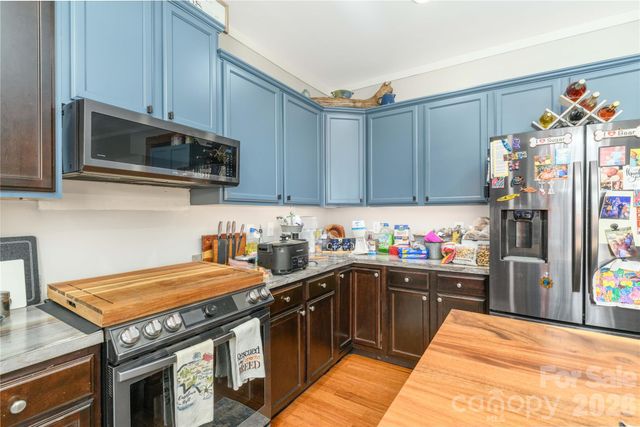 212 W Sunset Ridge Drive, Etowah, NC 28729