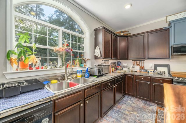 212 W Sunset Ridge Drive, Etowah, NC 28729