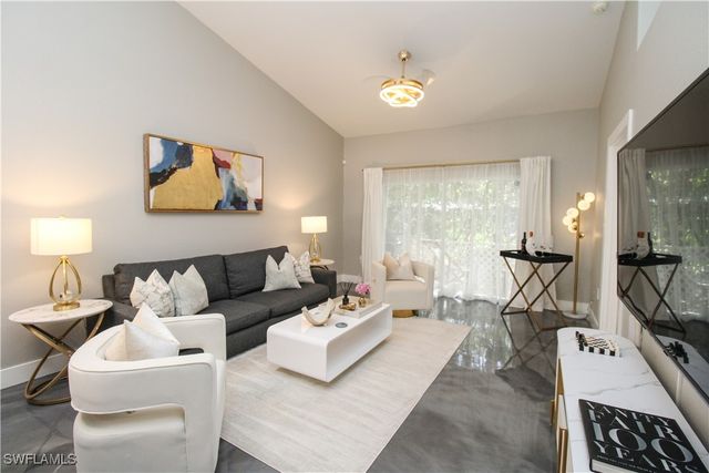 3540 Avion Woods CT 402, Naples, FL 34104