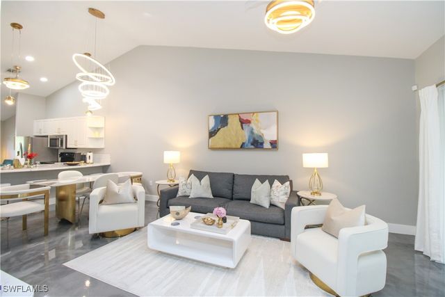 3540 Avion Woods CT 402, Naples, FL 34104