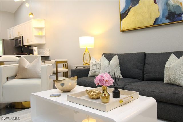 3540 Avion Woods CT 402, Naples, FL 34104