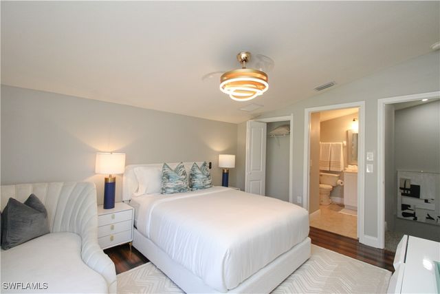 3540 Avion Woods CT 402, Naples, FL 34104