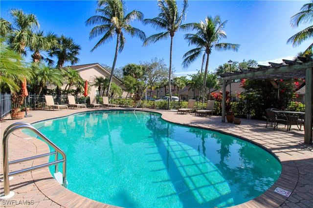 3540 Avion Woods CT 402, Naples, FL 34104