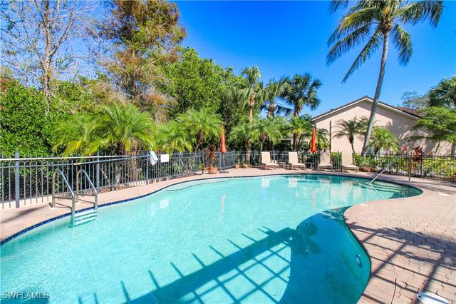 3540 Avion Woods CT 402, Naples, FL 34104