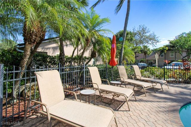 3540 Avion Woods CT 402, Naples, FL 34104