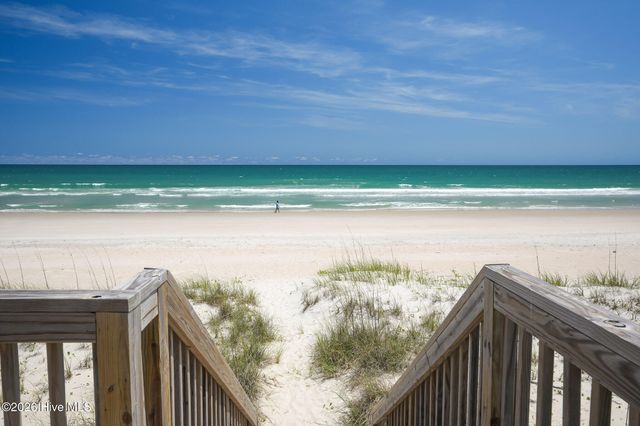 516 Ocean Drive, N Topsail Beach, NC 28460