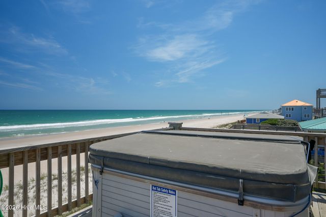 516 Ocean Drive, N Topsail Beach, NC 28460