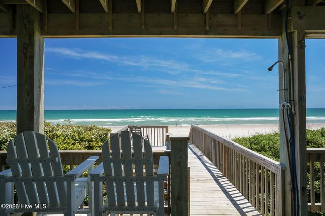 516 Ocean Drive, N Topsail Beach, NC 28460
