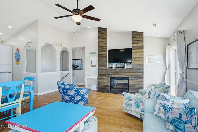 516 Ocean Drive, N Topsail Beach, NC 28460