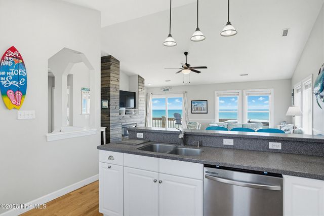 516 Ocean Drive, N Topsail Beach, NC 28460