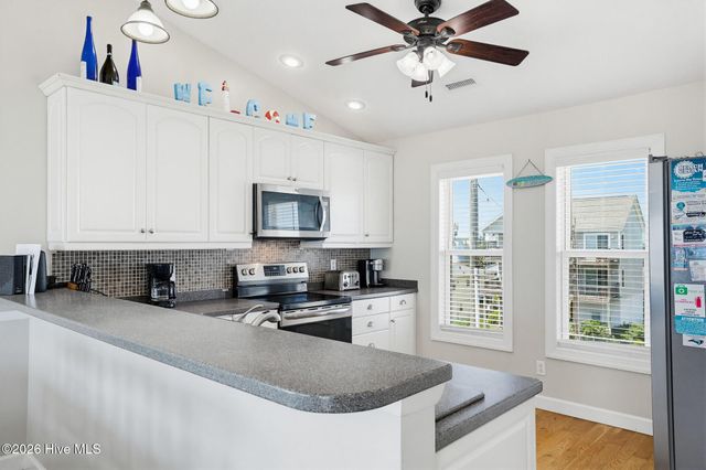 516 Ocean Drive, N Topsail Beach, NC 28460