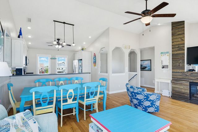 516 Ocean Drive, N Topsail Beach, NC 28460
