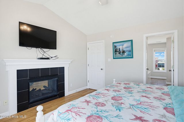 516 Ocean Drive, N Topsail Beach, NC 28460