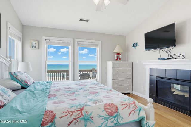 516 Ocean Drive, N Topsail Beach, NC 28460