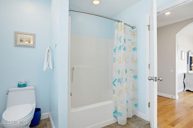 516 Ocean Drive, N Topsail Beach, NC 28460