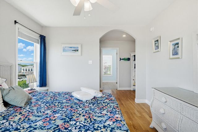 516 Ocean Drive, N Topsail Beach, NC 28460