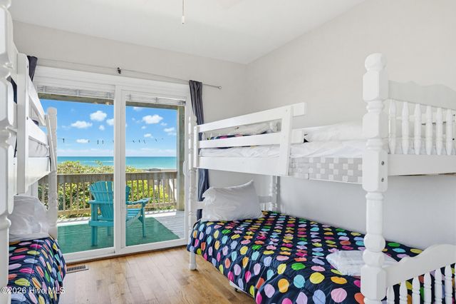 516 Ocean Drive, N Topsail Beach, NC 28460
