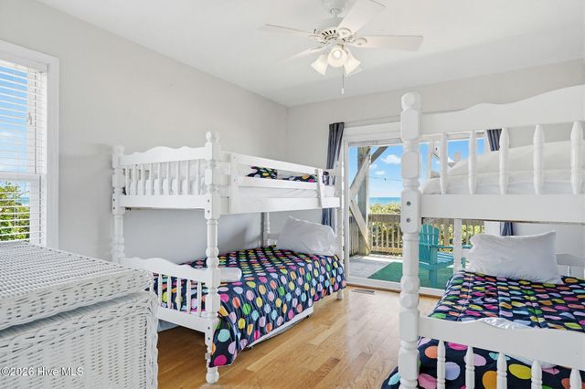 516 Ocean Drive, N Topsail Beach, NC 28460